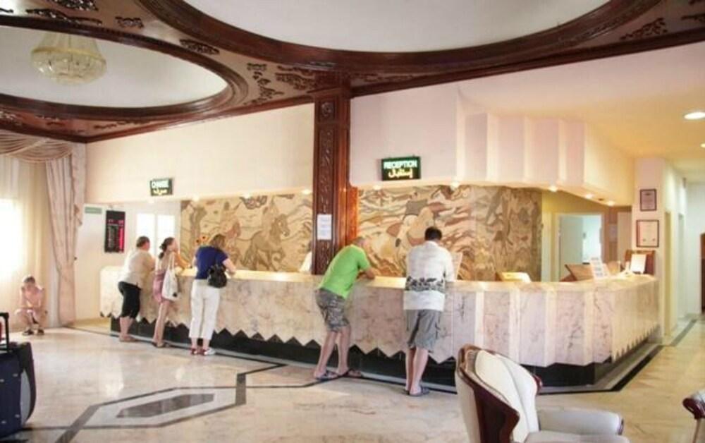 Hotel Marabout - Families And Couples Only